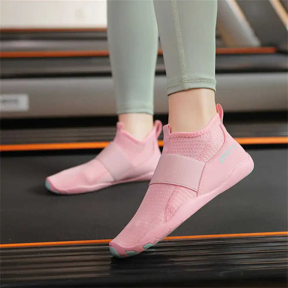 Işık Merhaba Üstleri Spor Ayak - Men'S Best Sneakers For Formal Wear incelemesi ve fiyatı